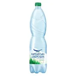 Вода мініральна Карпатська Джерельна слабогазована ПЕТ пляшка 0,5 л (827)