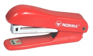 Степлер пластиковий Norma №10/4 40мм 10 арк. червоний (4029) 